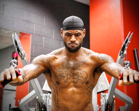 库里：老鹰队运动能力很强 给我们带来了巨大的压力