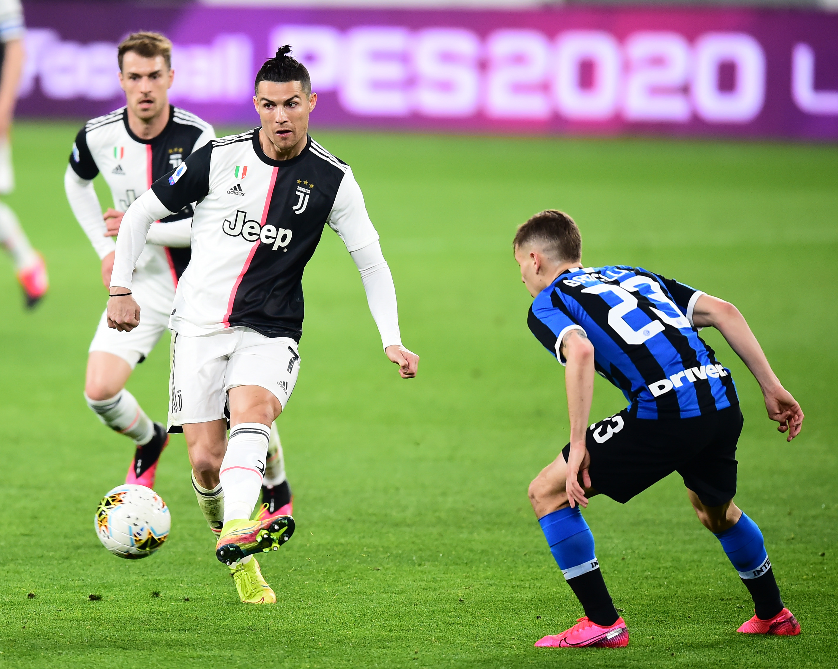 沃克：16岁詹姆斯在乔丹的野球局中展现了潜力 但他并非无敌