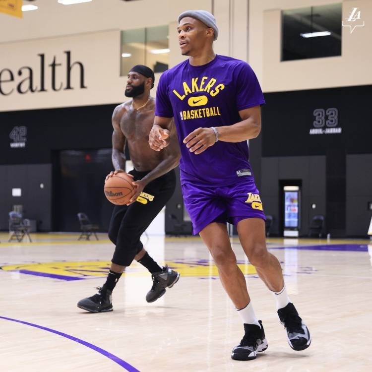 [NBA]伊森绝杀超时，杜兰特37分燃尽仍输球！火箭正朝着湖人反方向狂奔