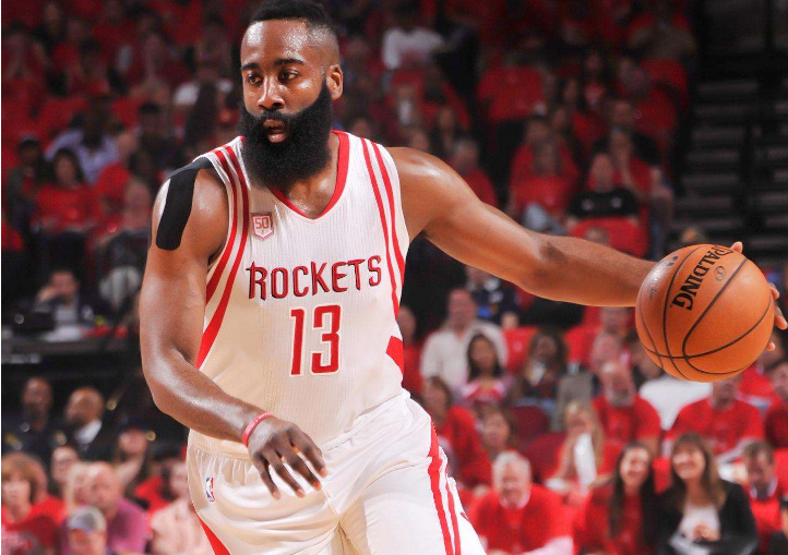 邮报：穆帅在土耳其住的酒店为奥斯曼宫殿改建，他钟爱室内泳池