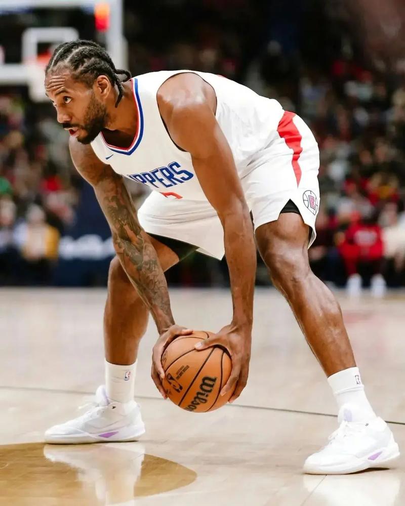 国产奇幻RPG《夜莺归笼》被指角色太过凸臀 官方回应尽快调整